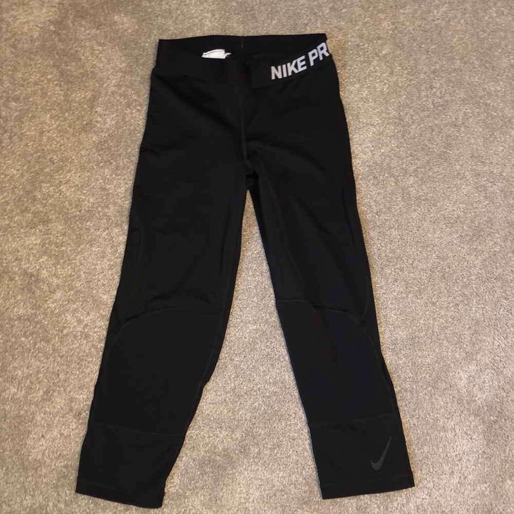 Nike pro dry fit crop workout pants